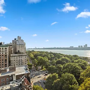 Riverside Tower Hotell